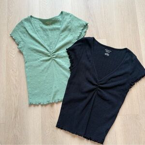 American Eagle V Neck T-Shirts